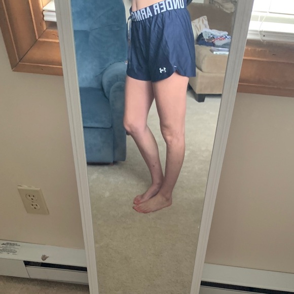 Shorts - Picture 2 of 3